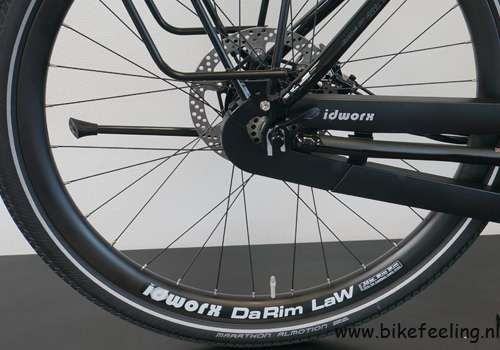 Een KMC X1 ketting met kettingkast is een goede optie op de Idworx All Rohler.